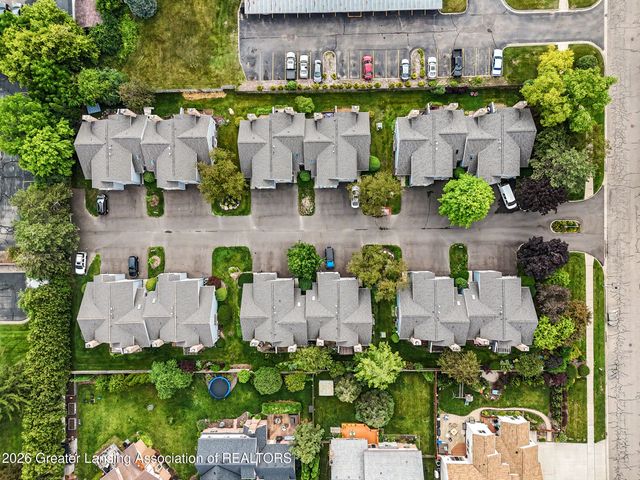 1725 Whitegate Lane, East Lansing, MI 48823