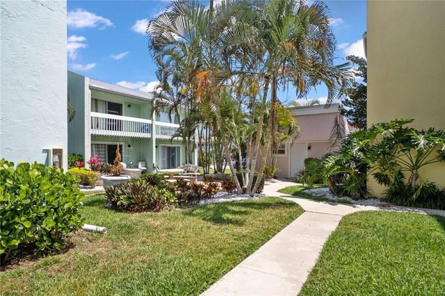 2121 NE 36th Street 2121, Lighthouse Point, FL 33064