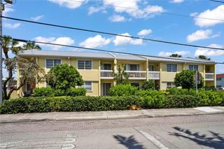 2121 NE 36th Street 2121, Lighthouse Point, FL 33064