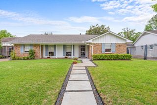 6158 Burgoyne Road, Houston, TX 77057