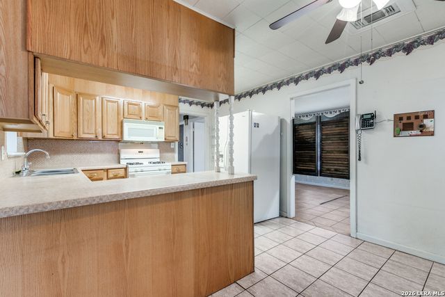 1911 BEECHAVEN DR, San Antonio, TX 78207