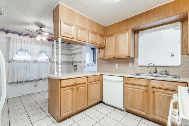 1911 BEECHAVEN DR, San Antonio, TX 78207