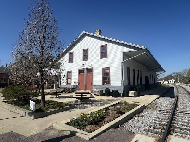 106 State Street, Mazomanie, WI 53560