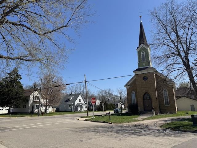 106 State Street, Mazomanie, WI 53560