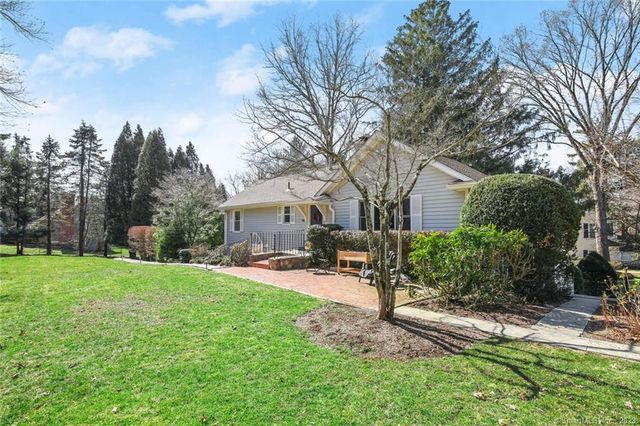 8 Cross Highway B, Westport, CT 06880