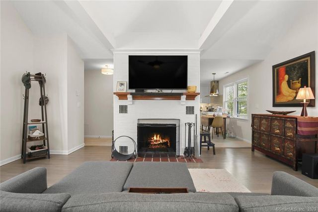 8 Cross Highway B, Westport, CT 06880