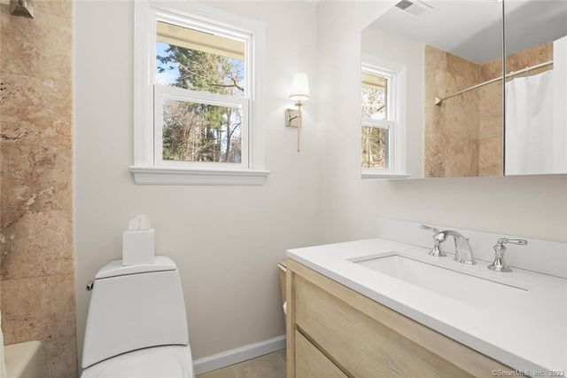 8 Cross Highway B, Westport, CT 06880