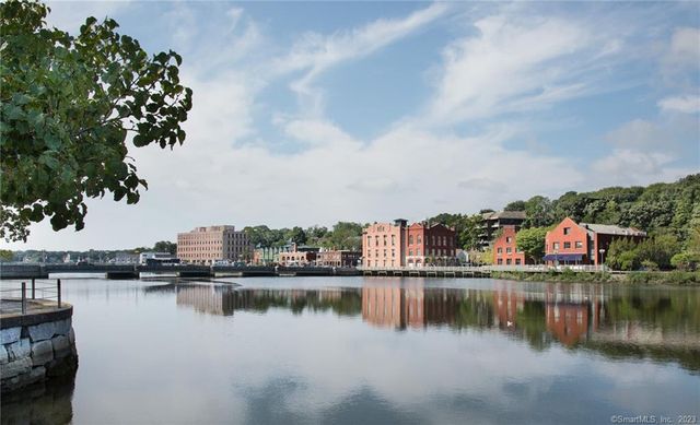 8 Cross Highway B, Westport, CT 06880