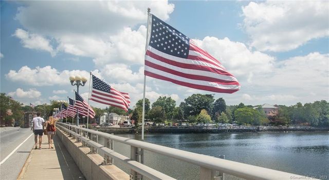 8 Cross Highway B, Westport, CT 06880