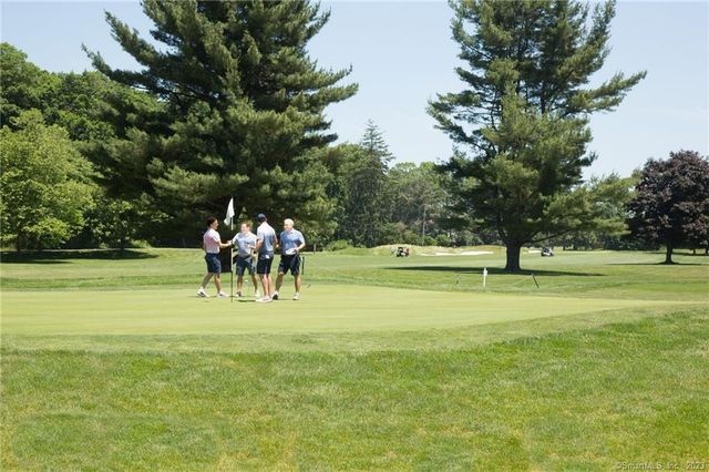 8 Cross Highway B, Westport, CT 06880