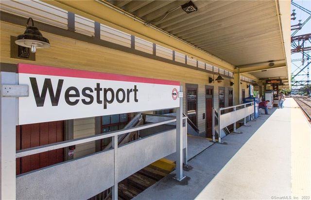 8 Cross Highway B, Westport, CT 06880