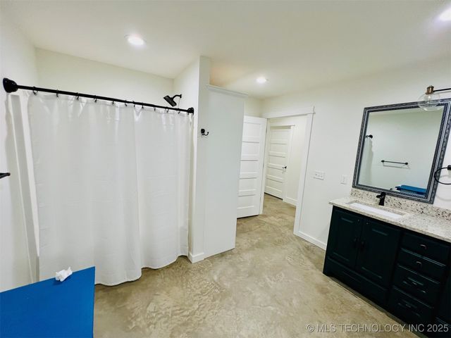 3896 Kiowa Drive, Kingston, OK 73439