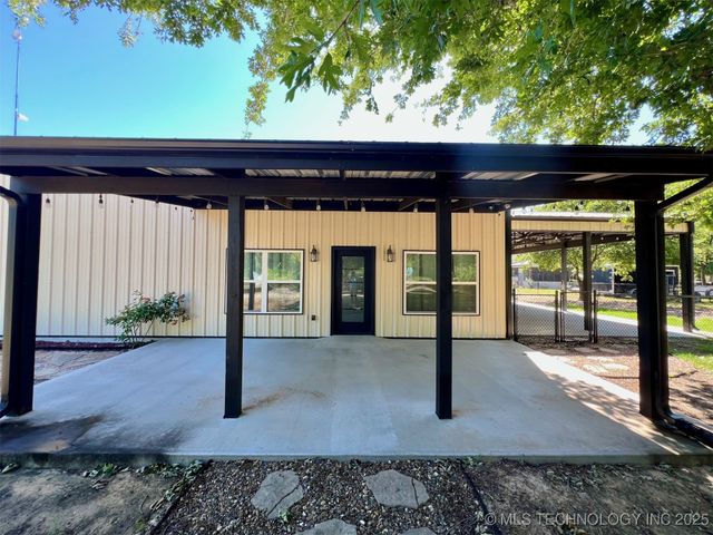 3896 Kiowa Drive, Kingston, OK 73439