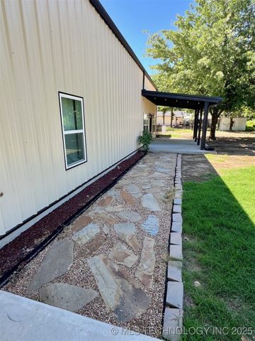 3896 Kiowa Drive, Kingston, OK 73439