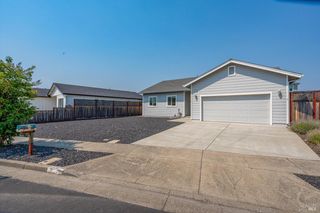 3745 Crestview Dr, Santa Rosa, CA 95403