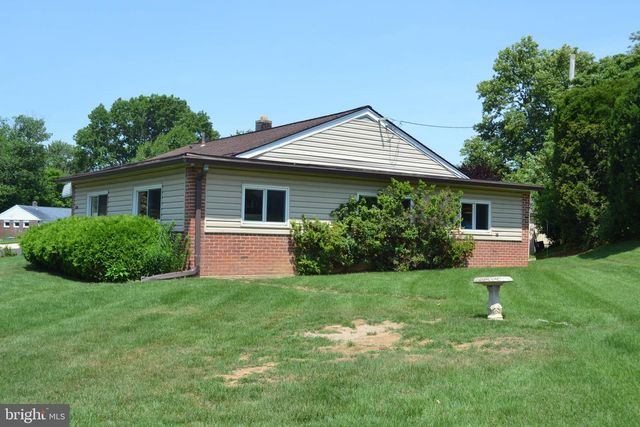 2220 BALDWIN RUN DR, Aston, PA 19014