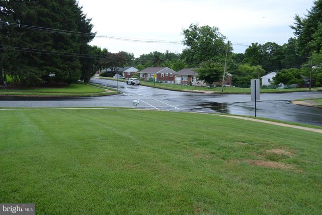 2220 BALDWIN RUN DR, Aston, PA 19014