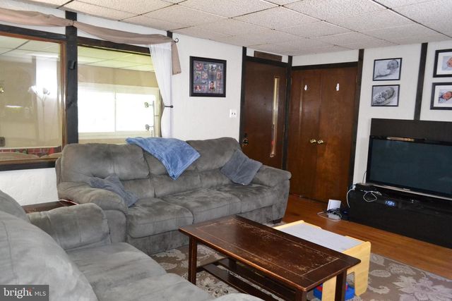 2220 BALDWIN RUN DR, Aston, PA 19014