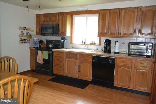 2220 BALDWIN RUN DR, Aston, PA 19014