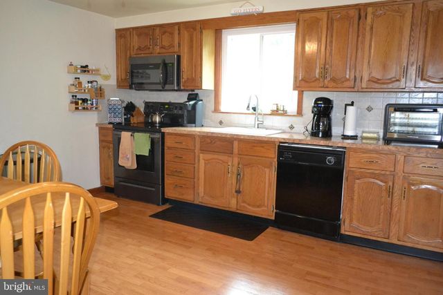 2220 BALDWIN RUN DR, Aston, PA 19014