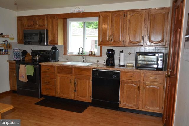 2220 BALDWIN RUN DR, Aston, PA 19014