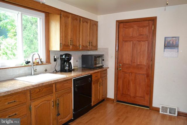 2220 BALDWIN RUN DR, Aston, PA 19014