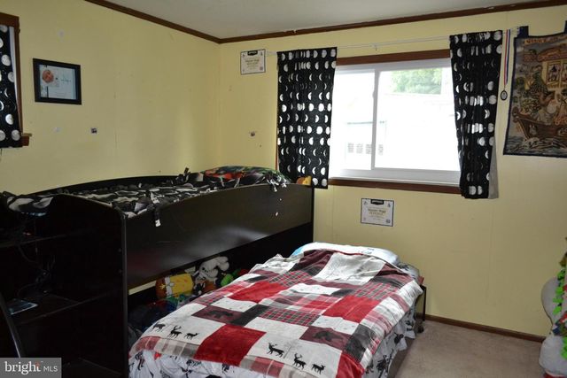 2220 BALDWIN RUN DR, Aston, PA 19014