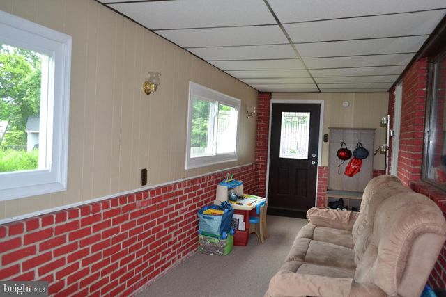 2220 BALDWIN RUN DR, Aston, PA 19014
