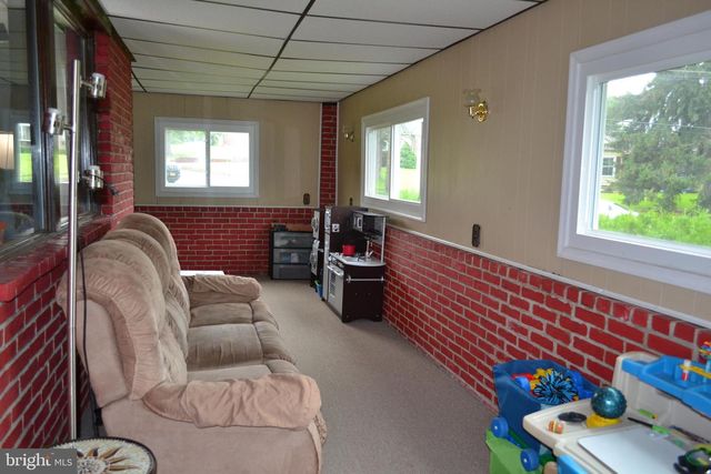 2220 BALDWIN RUN DR, Aston, PA 19014