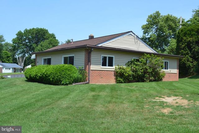2220 BALDWIN RUN DR, Aston, PA 19014