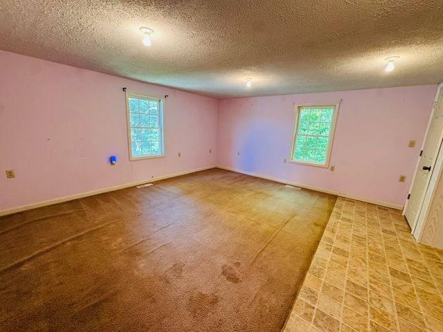 1298 Creek Rd, Smithville, TN 37166