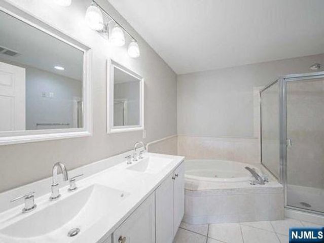 451 Hartford Drive 4052, Nutley, NJ 07110