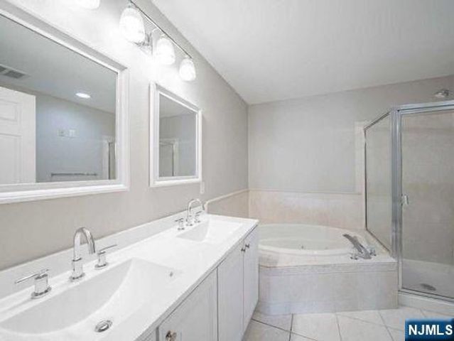 451 Hartford Drive 4052, Nutley, NJ 07110