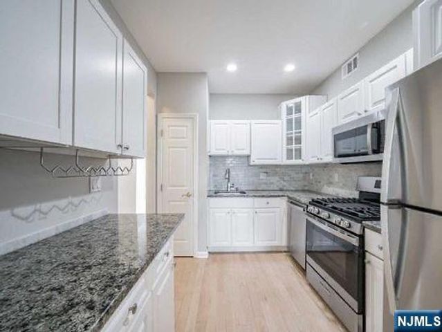 451 Hartford Drive 4052, Nutley, NJ 07110