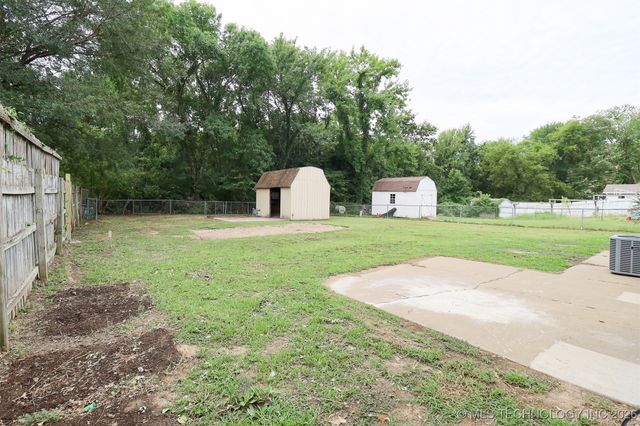 825 W 23rd Street North, Claremore, OK 74017