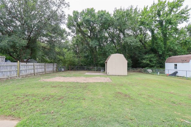 825 W 23rd Street North, Claremore, OK 74017