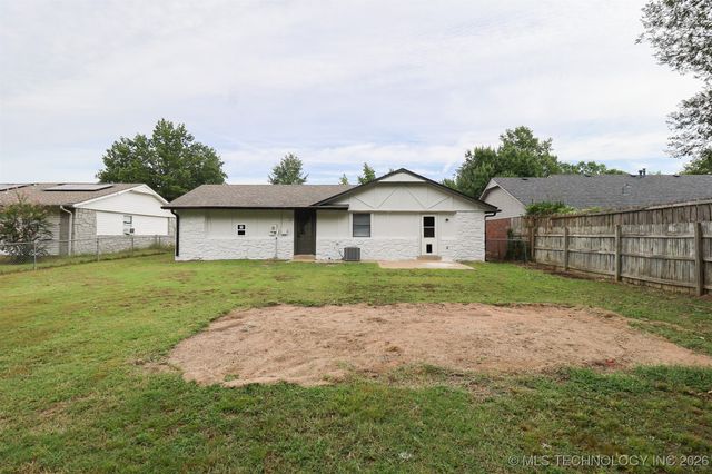 825 W 23rd Street North, Claremore, OK 74017