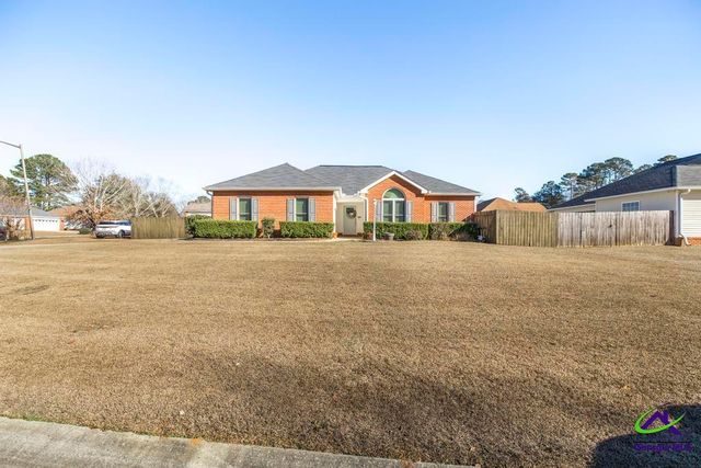 111 Chipper Street, Bonaire, GA 31005