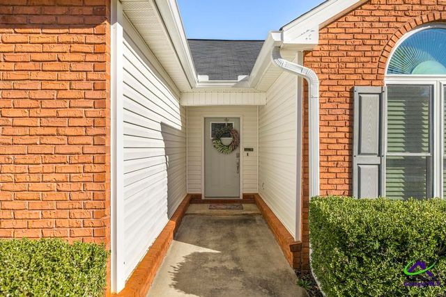 111 Chipper Street, Bonaire, GA 31005