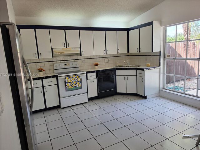 5335 SW 153rd Ave, Miami, FL 33185