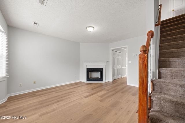 3915 Sterling Pointe Drive Jj9, Winterville, NC 28590