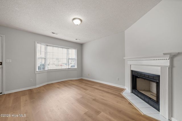 3915 Sterling Pointe Drive Jj9, Winterville, NC 28590