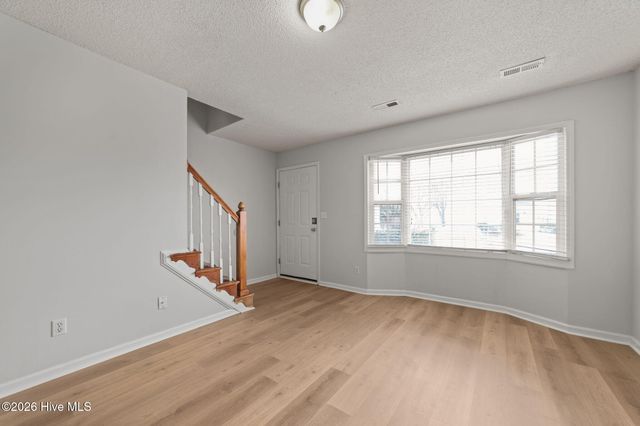 3915 Sterling Pointe Drive Jj9, Winterville, NC 28590