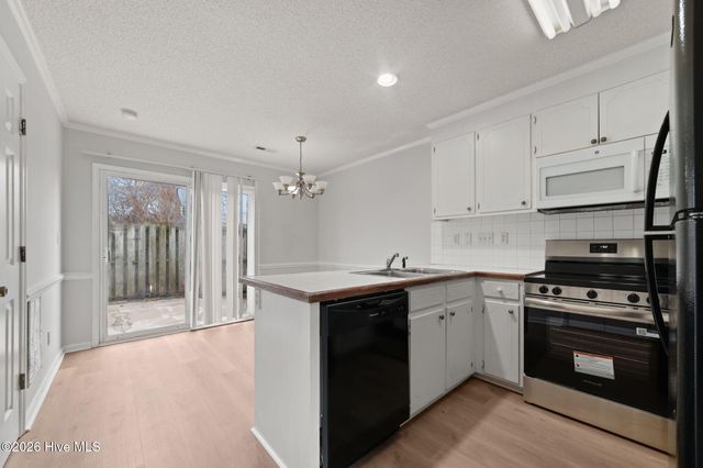 3915 Sterling Pointe Drive Jj9, Winterville, NC 28590