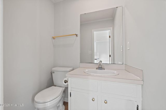 3915 Sterling Pointe Drive Jj9, Winterville, NC 28590