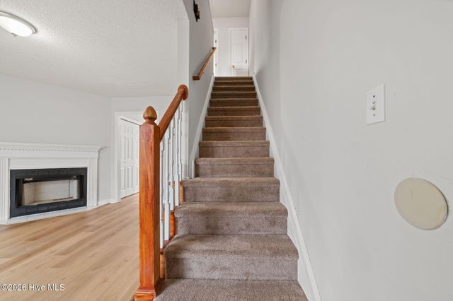 3915 Sterling Pointe Drive Jj9, Winterville, NC 28590