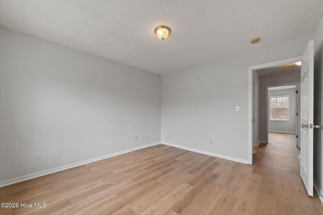 3915 Sterling Pointe Drive Jj9, Winterville, NC 28590