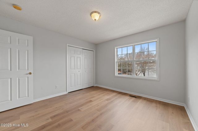 3915 Sterling Pointe Drive Jj9, Winterville, NC 28590