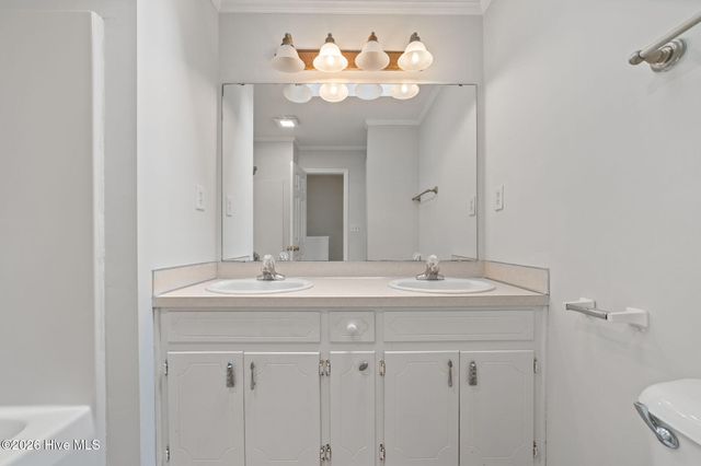 3915 Sterling Pointe Drive Jj9, Winterville, NC 28590