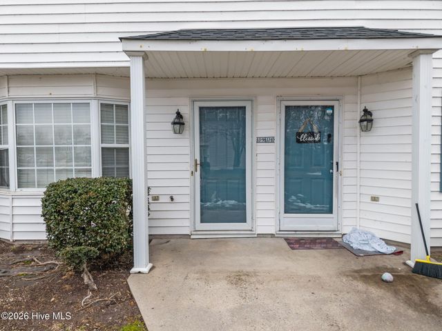 3915 Sterling Pointe Drive Jj9, Winterville, NC 28590